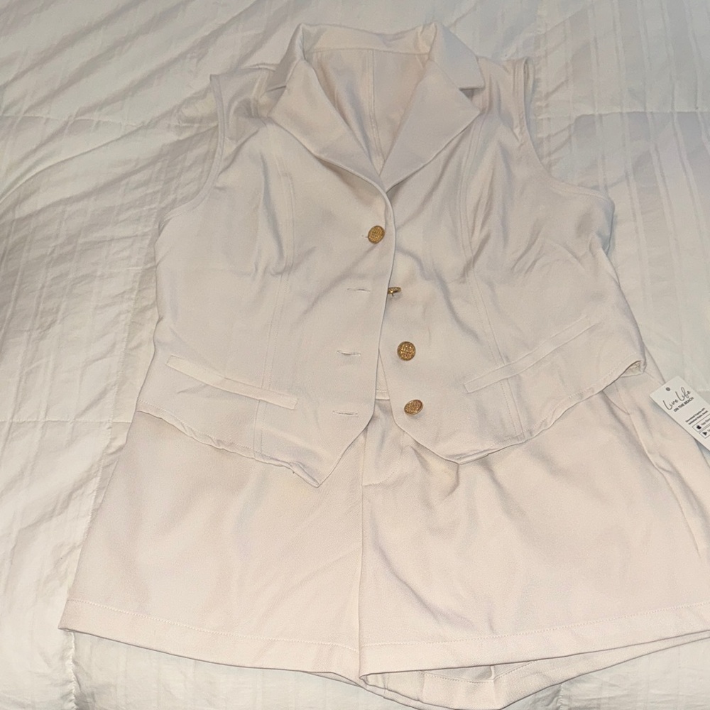 Cupshe Women's Sleeveless Blazer Vest and short set in Cream. NWT
